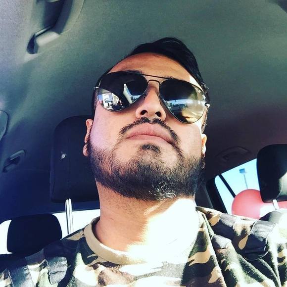 Meet your Posher, Juan - Picture 1 of 1